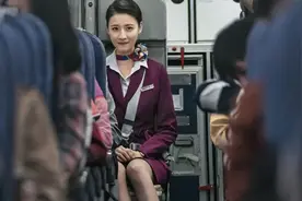 又闲又低薪，空姐转行当起陪练和博主：假空姐都能火，何况真空姐图片