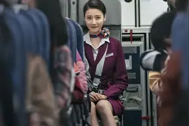 又闲又低薪，空姐转行当起陪练和博主：假空姐都能火，何况真空姐图片