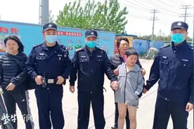 十岁男童趁母亲午睡偷偷下河游泳 幸亏被民警发现将其送回家图片