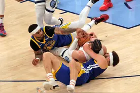 体坛联播｜勇士雄鹿拿下半决赛首胜，奥沙利文与裁判冲突图片