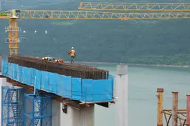 重点项目建设“不打烊”，长江上游跨度最大悬索桥建设顺利推进图片