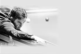 “火箭”奥沙利文与主裁判冲突图片