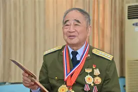 以青春之我，创建青春之国家！重温几位英雄模范青年时期的奋斗故事图片