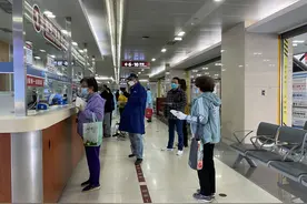 华山医院正全面恢复医疗业务，专家专病等门诊昨起全部开放图片