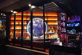 做“团长”、与员工一起隔离，小微餐企老板的自救与静候｜疫情中的他们图片