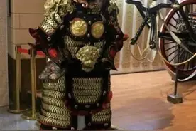 首个复原“唐朝明光铠”亮相敦煌图片