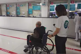 陪人看病成了新职业，一天300元你会买单吗？图片