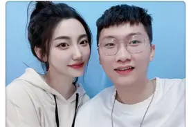 同名同姓坐同一航班，两人成了情侣！女孩：名字是捡来的图片