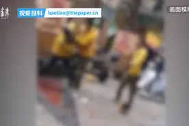 大理多名骑手在商圈组队互殴：疑挡道引发，警方正调查图片