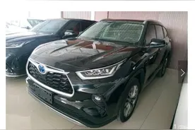 二手燃油车变“理财产品”？有车型比落地价高出近2万元，“准新车”最抢手图片