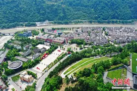 航拍汶川映秀镇新貌图片