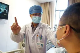 天天熬夜打游戏，杭州小伙身体不听使唤！医生提醒：这个病悄悄盯上年轻人图片