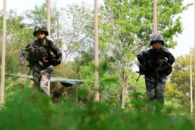 通信比武，女兵敢与男兵来叫板图片