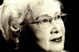 缅怀秦怡｜为赈灾捐出全部身家，“人的价值不看所得，要看付出”图片