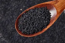 想让头发变黑，多吃黑芝麻管用吗？图片