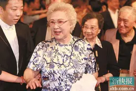 百岁秦怡离世 一个世纪的优雅端庄图片