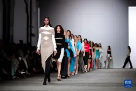 澳大利亚时装周在悉尼开幕图片