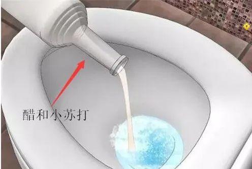 马桶堵住真闹心~别着急，几个办法让马桶畅通无阻