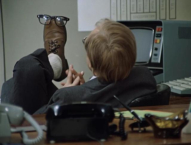 点进来感受血压升高：为什么所有网络流行语的尽头都是阴阳怪气？