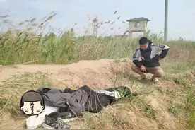 13岁少年溺水，钓鱼小伙多次潜入湖底救人图片