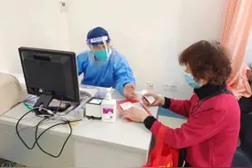 兜底社区居民基本诊疗配药，上海七成社区卫生服务中心工作日恢复基本诊疗图片