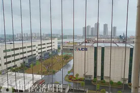 进工厂的年轻人为何逃离：男人扮“厂妹”招揽工人，工伤不给报销医药费图片