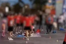 “广场舞大妈”抢占轮滑小朋友地盘，社区：已介入图片