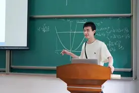 “韦神”称帮博士团队解决数学题是假新闻，“感觉这事挺奇怪的，哈佛也没找过我”图片