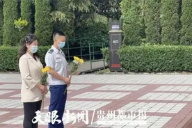 汶川地震被埋124小时后获救的男孩，如今成了消防员图片