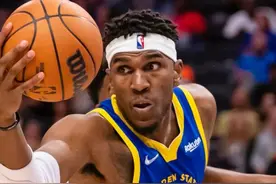 鲁尼全场22篮板11前板！麦科勒姆：蓝领之星图片