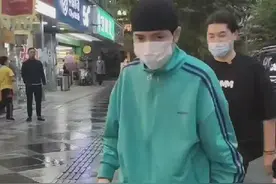 成都一夜大雨……原来是“雨神”萧敬腾又来了图片