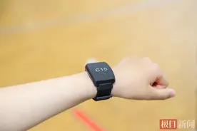 手环监测心率，体育课上学生自主“开处方”图片