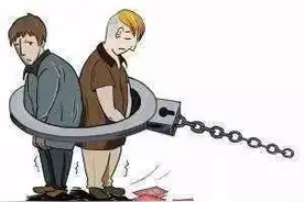 一次境外之行，两夫妻沦为“洗钱工具”，亲朋成了“帮凶”图片