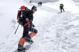 10次问鼎珠峰，48岁尼泊尔单亲妈妈刷新女性登顶纪录图片