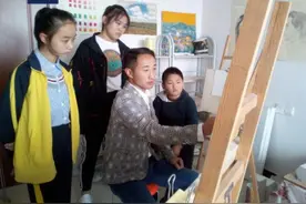 美术老师学校食堂画《千里江山图》背后故事太有爱图片