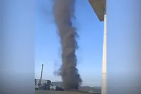 “黑旋风”卷起巨大“烟柱”，河北迁西气象局：系尘卷风，破坏力有限图片