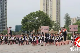 花园大地幼儿园：幼儿大显身手！变身自理“小能手”图片