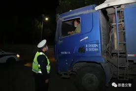 严查！即墨交警针对这项交通违法行为严厉整治图片