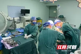 口腔溃疡竟是舌癌 医生巧用颏下带蒂皮瓣行“舌再造”图片