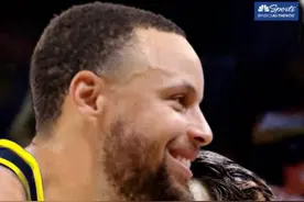 美媒晒东契奇面无表情看库里 后者笑容灿烂P图&与看布克对比鲜明图片