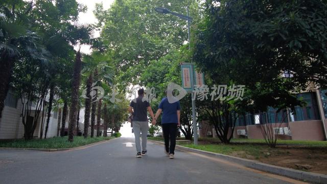 等你再次爱上我！郑州小伙写下数十万字陪护日志，记录唤醒沉睡爱人的过程