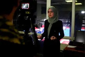 阿塔下令电视台女主持出镜须遮脸：没有讨论余地视频封面