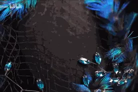 中国姑娘登上米兰时装周！用易拉罐、坚果壳做首饰，网友：这是什么神仙手图片