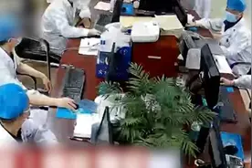 监控拍下四川地震时医生齐齐奔赴病房：先不要跑，顾好病人视频封面