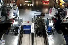 杭州女子在超市连偷8次猫粮，竟是为了照顾小区流浪猫……图片