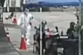 宿醉后赖床让室友代做核酸 男子被行政处罚图片