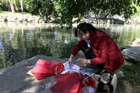 颐和园“捉虫人”图片