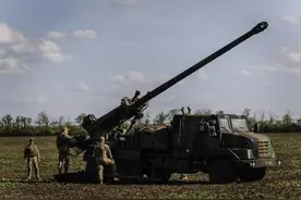 乌军证实：法国车载火炮已就位图片