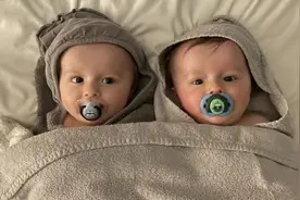 双胞胎宝宝患罕见病，一剂药要花1400万，不然可能活不到两岁图片