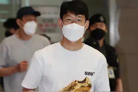 孙兴慜载誉回国之后，模仿C罗干了这件事……图片